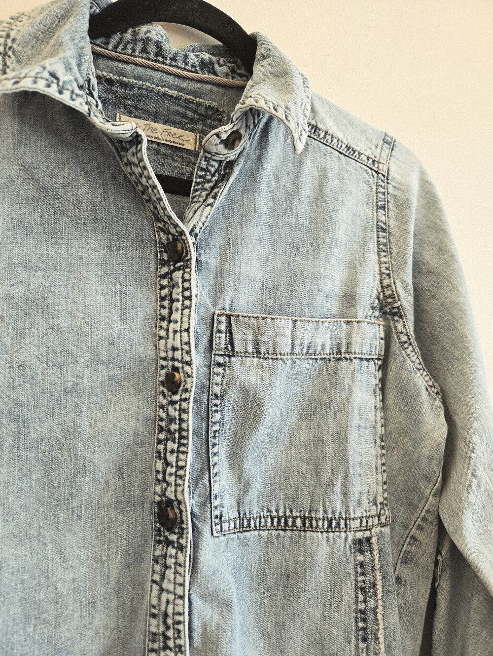 WE THE FREE I S Mackenzie Denim Shirt I light blue acid wash - Picture 5 of 11